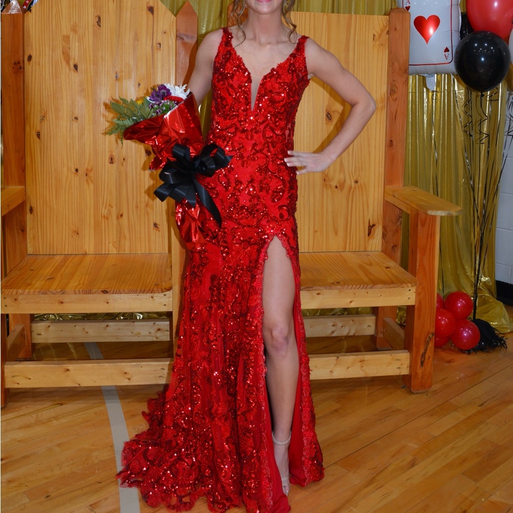 Elegant Red Backless Dress Prom/Formal